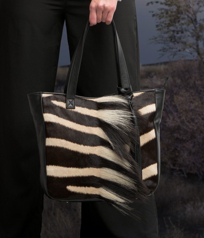 Borse da donna: Charlene Zebra Bag with Mane and Tussle – Usato da petit-lancy venduto da Mak_zou 2