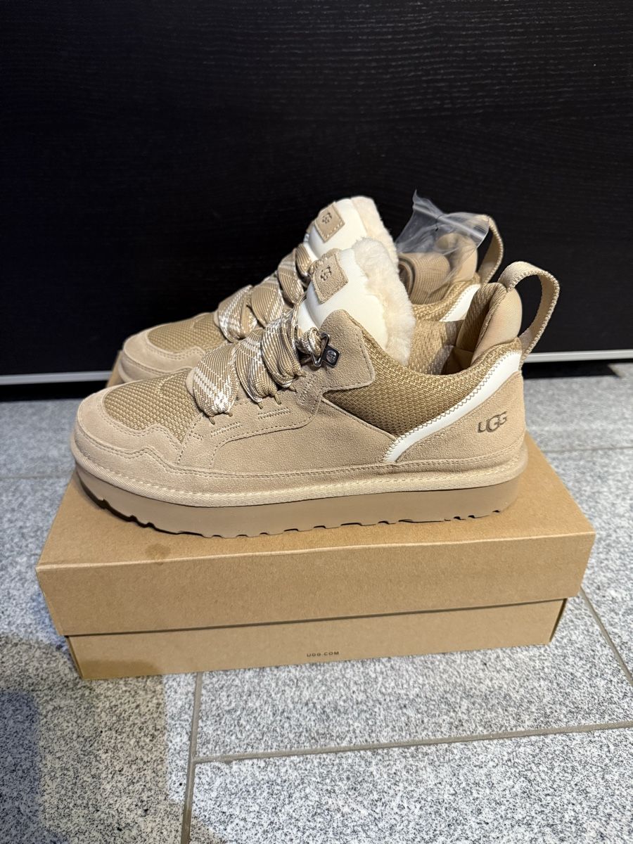 Ugg Scarpe da donna: UGG Lowmel sand Gr. 42 – Nuovo e nell'imballaggio originale da Schmerikon venduto da Rafail.w