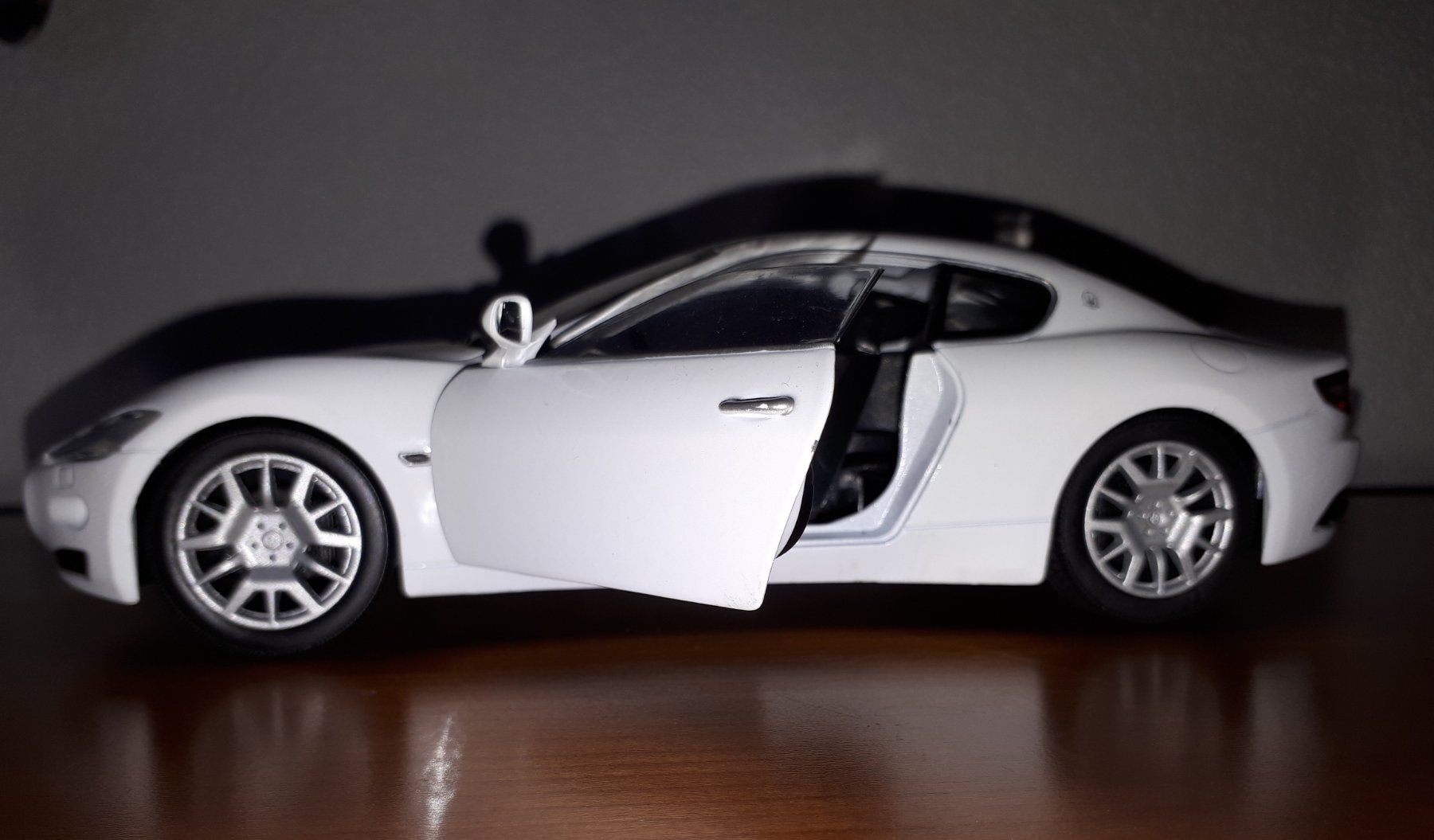 Motormax Modellini d'auto: Maserati Gran Turismo – Usato da Herisau venduto da Simonalb 1