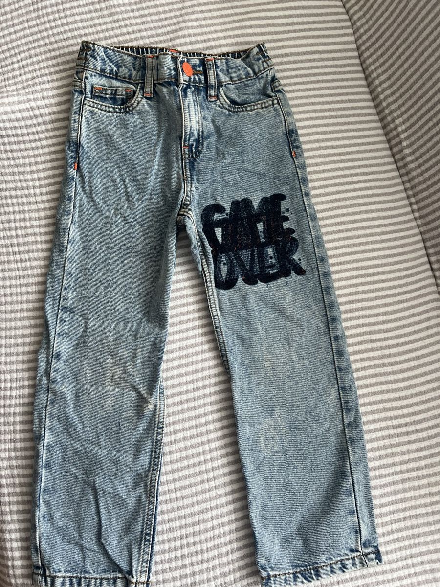 Pantaloni: JEANS MIT AUFDRUCK GR 122 – Usato da Basel venduto da theo-g77