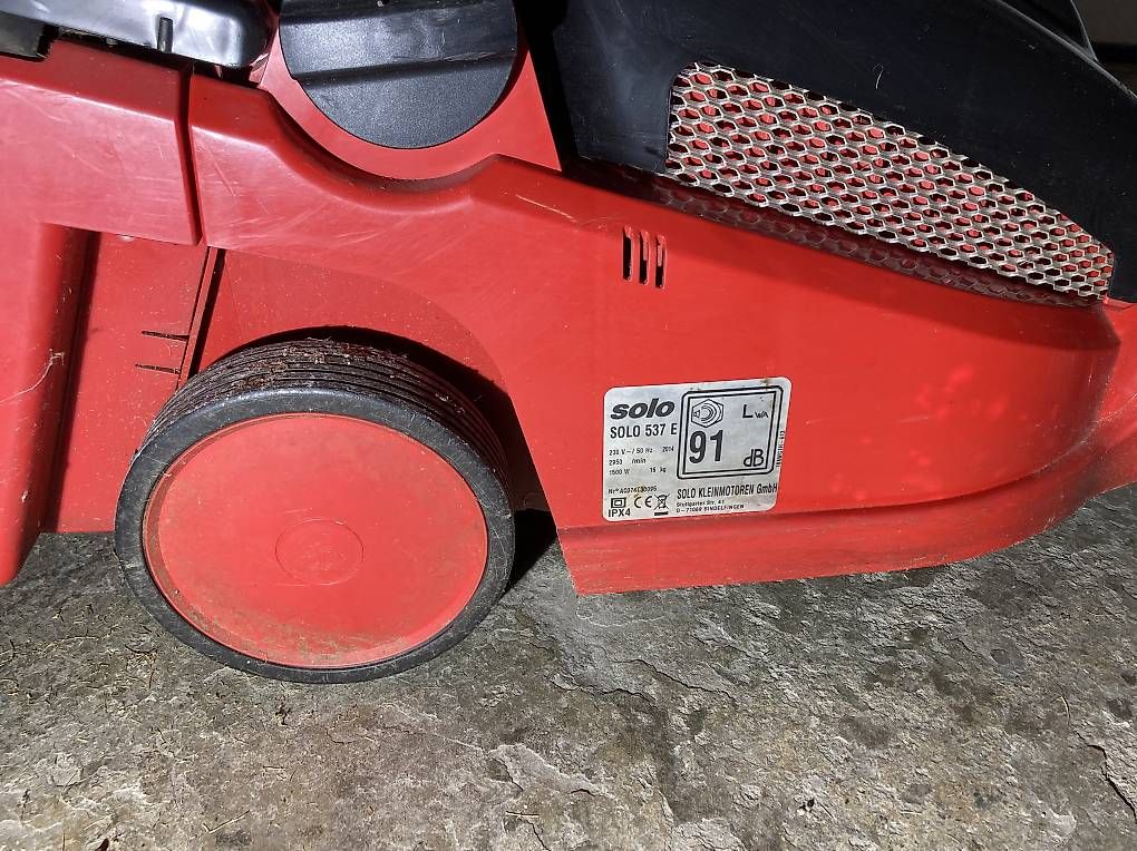 Tondeuses à gazon: Elektro Rasenmäher occasion – D'occasion à Kirchberg BE par Multimeter_93 1