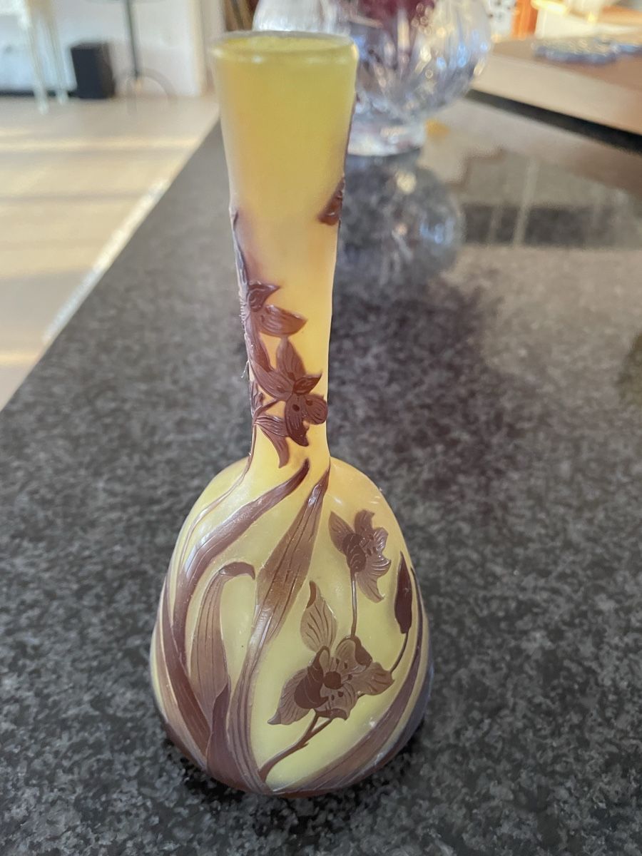 Emile Gallé Vasi & Recipienti: Vase Gallé jaune signé – Usato da Sins venduto da Patrickwe