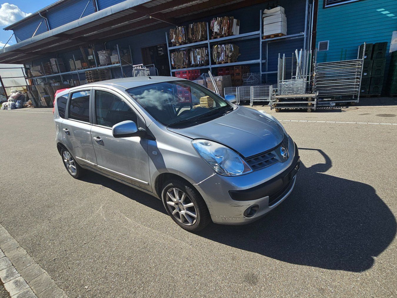 Nissan Automobili: Nissan Note 1.6 Benzin Automat – Usato da Diessenhofen venduto da Osio 2