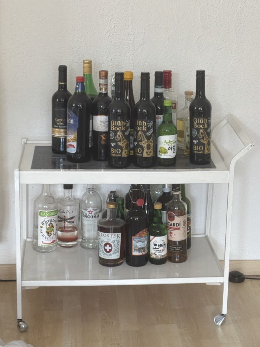 Tische: Cart – Gebraucht aus St. Gallen. von mat_9qfd