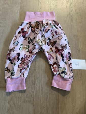 Süsse Mädchen Pumphose Gr. 74 Schmetterlinge rosa Frühling S