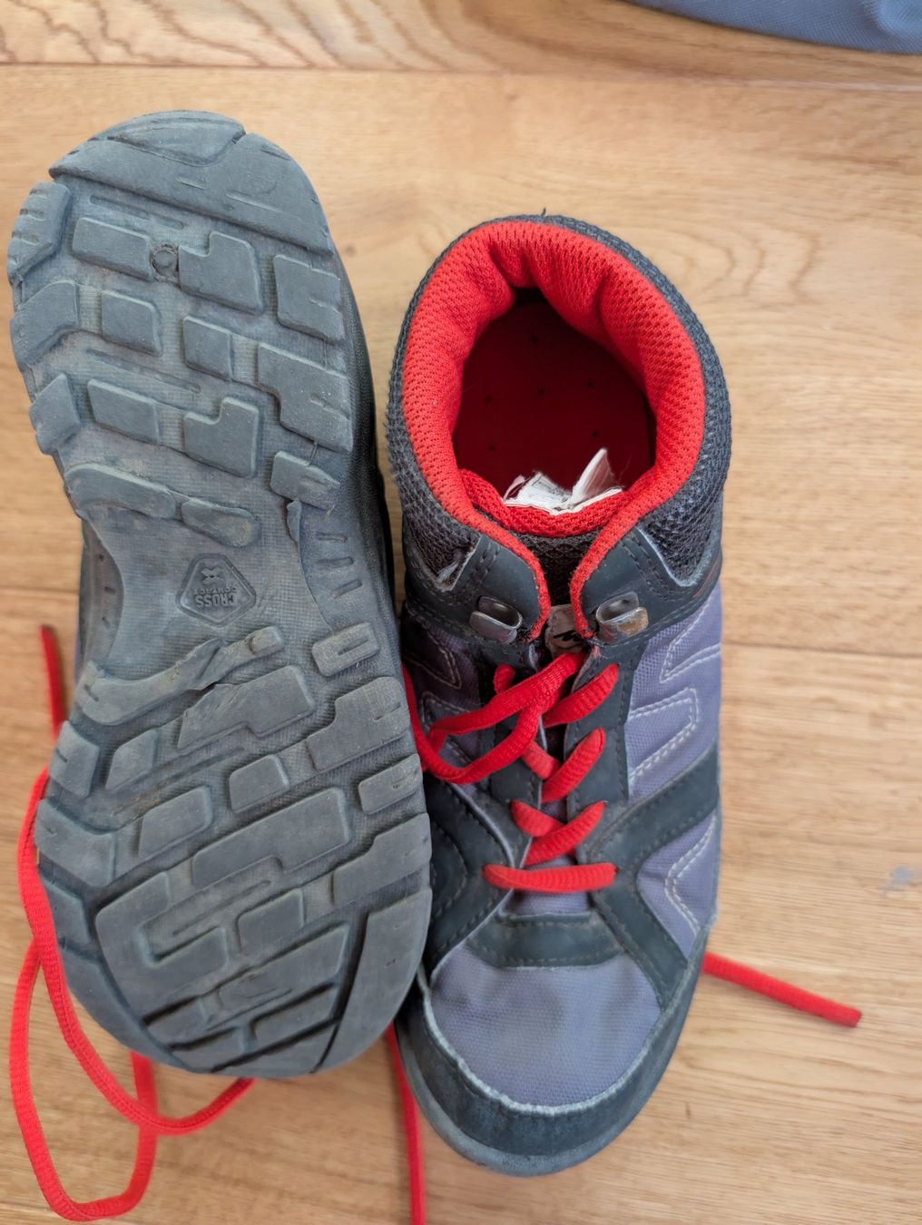 Scarpe per ragazzi: Gut erhaltene Quechua Wanderschuhe, Grösse 37 – Usato da Nottwil venduto da Siana12