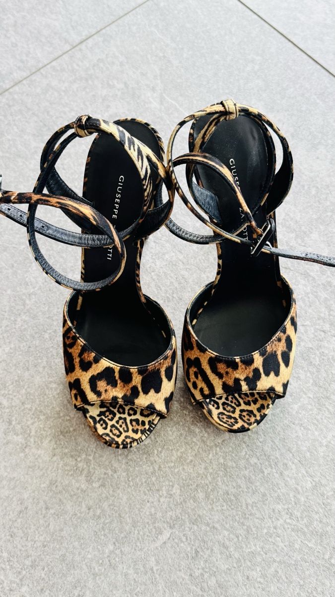 Zanotti Damenschuhe: Giuseppe Zanotti Pumps Leopardenmuster – Gebraucht aus Mörigen von TimelessFinds 1