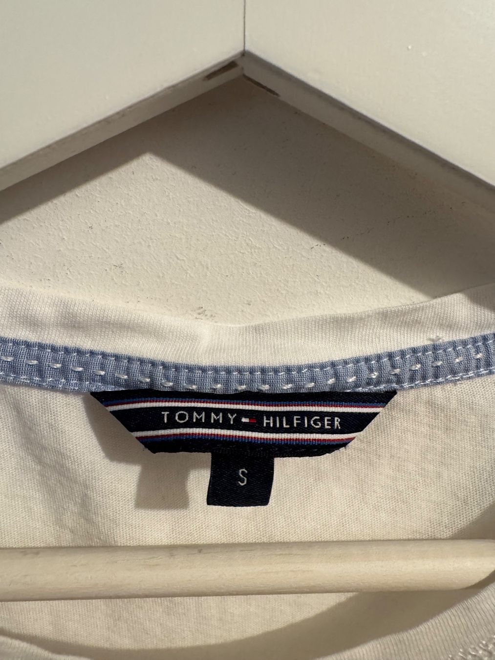 Tommy Hilfiger T-shirt: Tommy Hilfiger Shirt – Usato da Arbon venduto da kikiriri 2