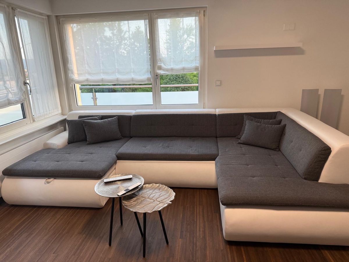 Divani: Moderne Wohnlandschaft / Ecksofa Weiss-Grau – Usato da Wallisellen venduto da alessia02 1