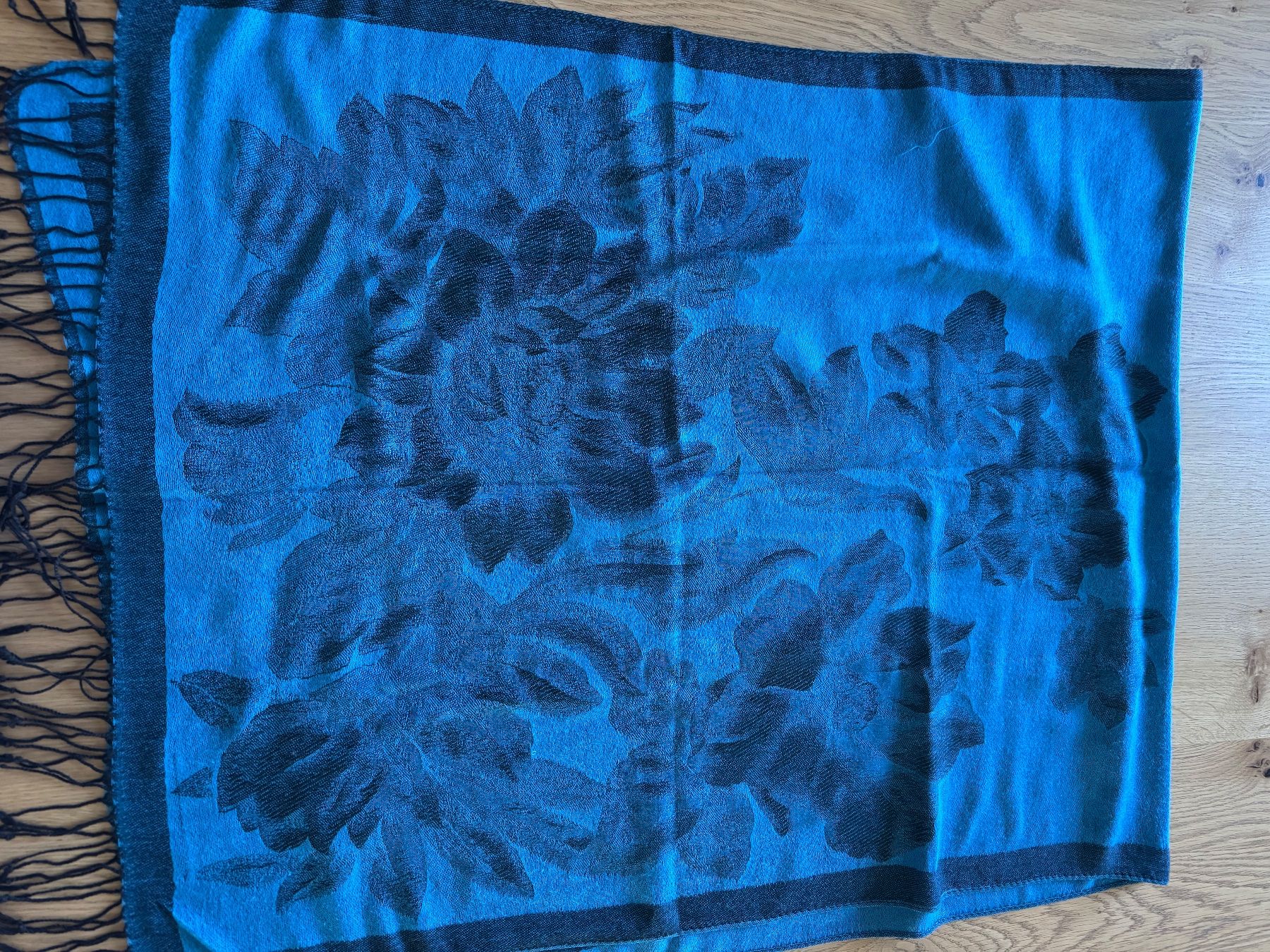 Foulard & Sciarpe: Schal – Usato da golaten venduto da Hubas