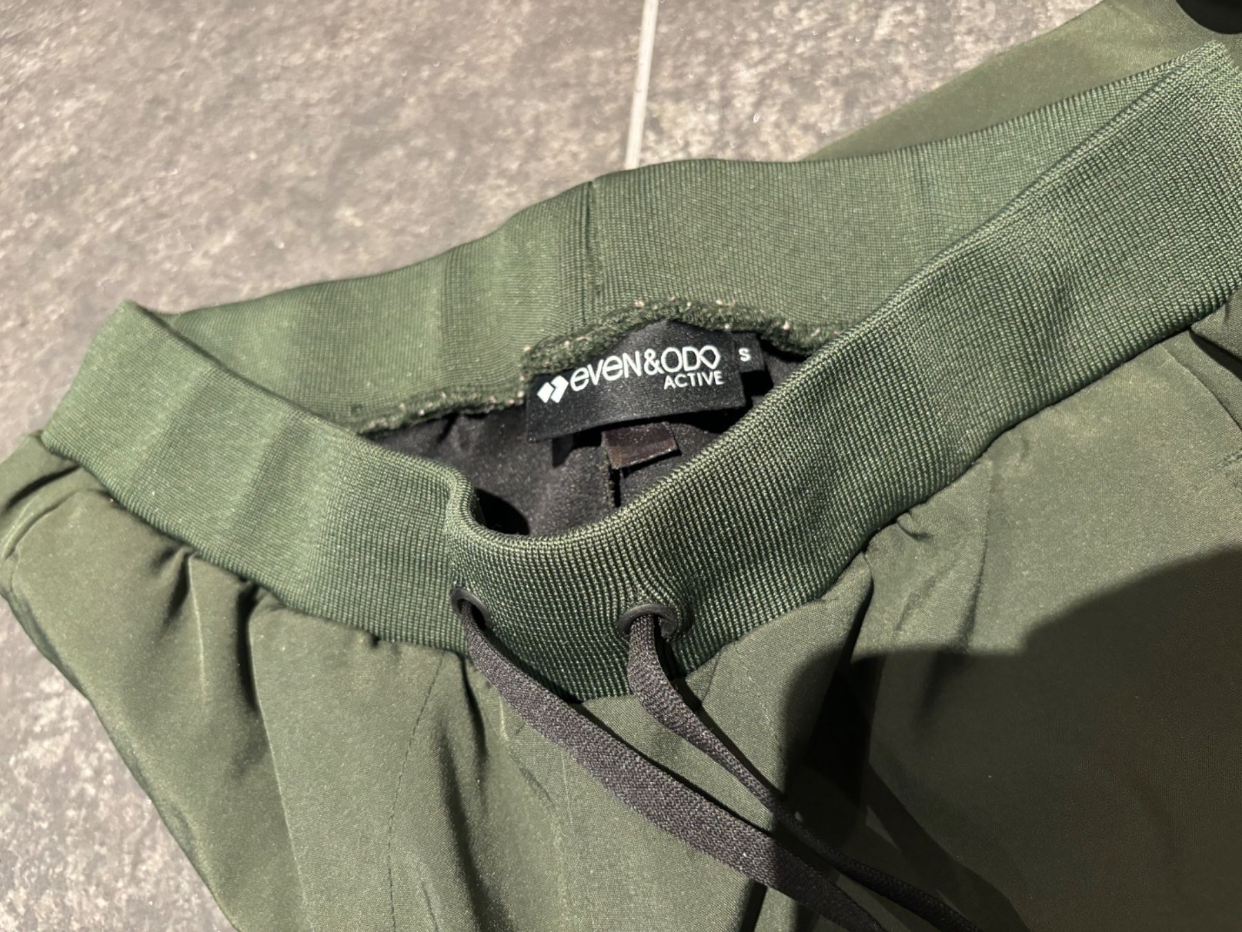 Hosen: Damen Hose - grün - Gr. S – Gebraucht aus Stadel von Chanel_5 2