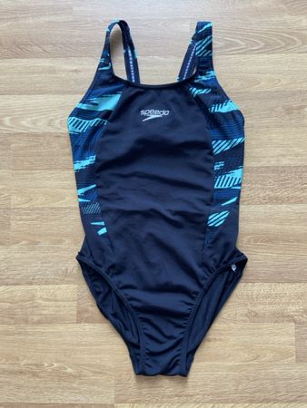 Speedo Badekleid mit Schwimmerrücken, neuwertig, Gr.34 (~164
