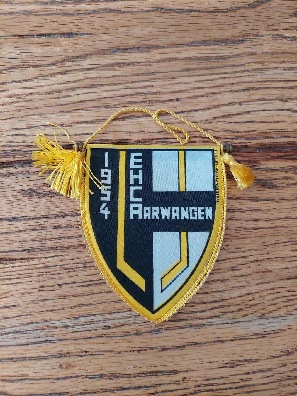Fahnen: Wimpel Vintage EHC Aarwangen – Gebraucht aus Herzogenbuchsee von debora01