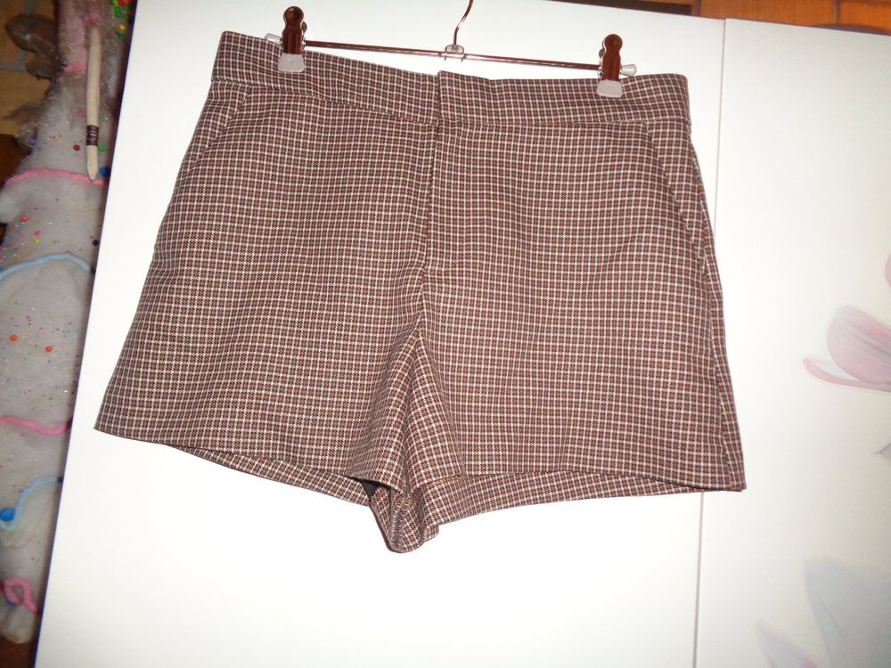 Zara Pantaloni: *** Kurze Shorts *** / von ZARA – Nuovo (secondo la descrizione) da Othmarsingen venduto da Leuchtturmlady 2