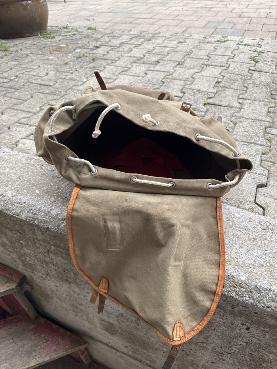 Schweizer Armee Zaini: Militärrucksack – Usato da Matten(St.Stephan) venduto da ren_r8tw 1