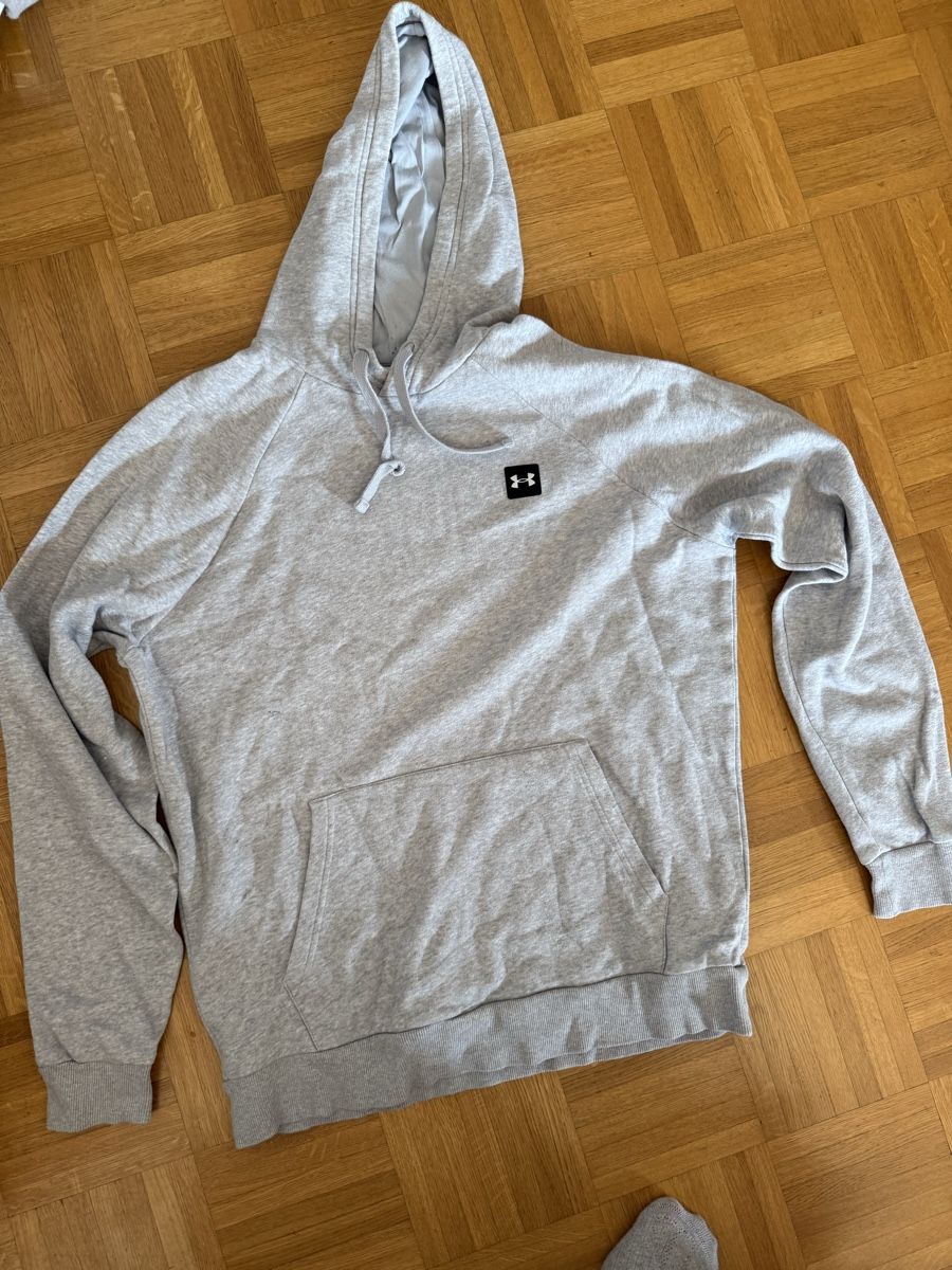 Under Armour Maglioni & Felpe: Sweat-shirt underarmour M – Usato da Nyon venduto da Mektoub