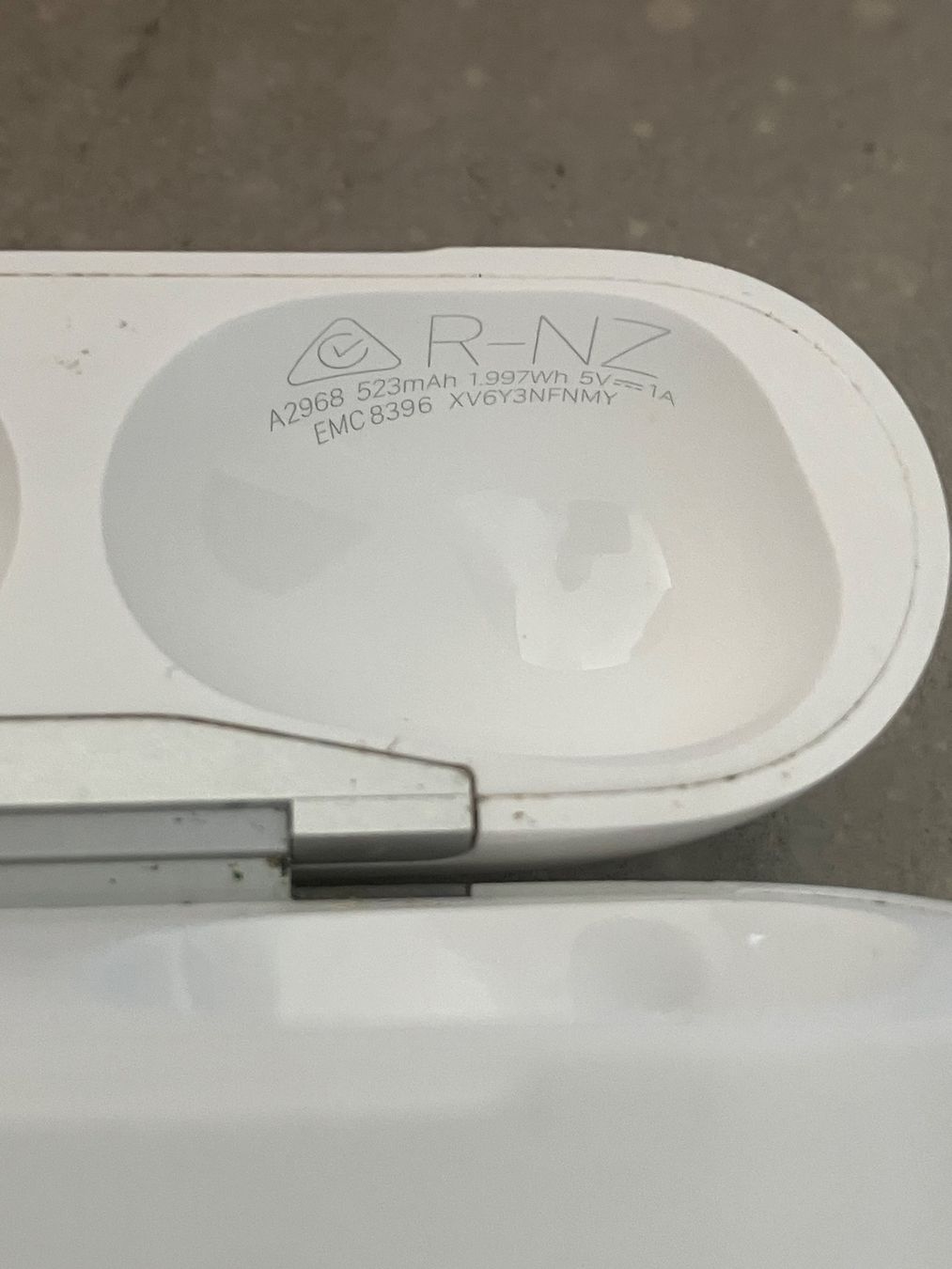 Apple Cuffie: APPLE AIRPODS PRO 2 Case – Usato da Lausanne venduto da mr.v 4