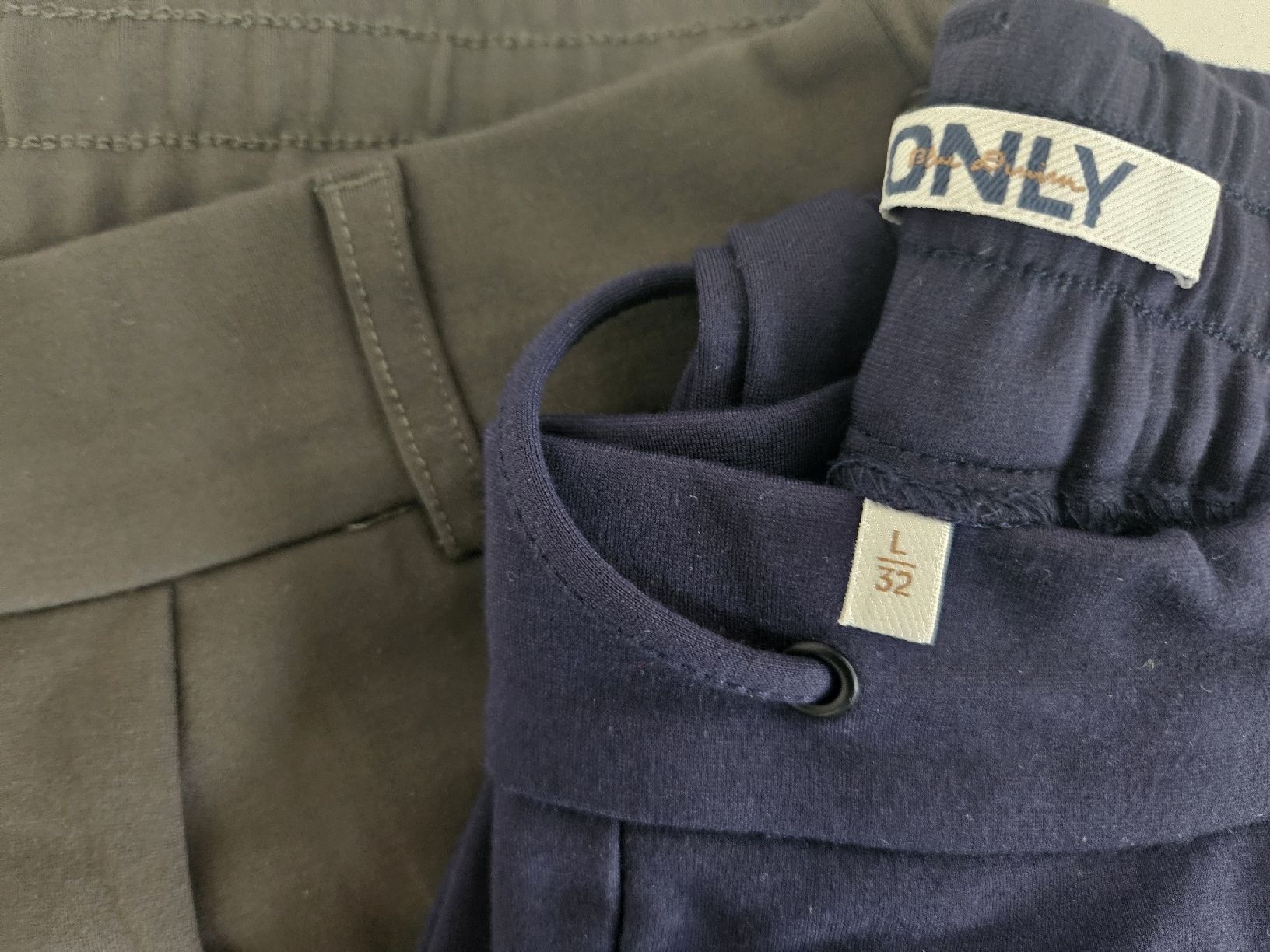 Only Pantaloni: Only Hose L /32 – Nuovo (secondo la descrizione) da Ennetbürgen venduto da LebuniaNW 1