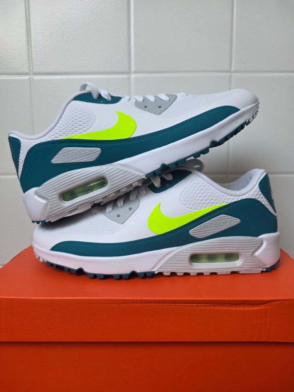 Nike Chaussures hommes: Nike Air Max 90 – Neuf avec emballage d'origine à Fleurier par dav_xx8y