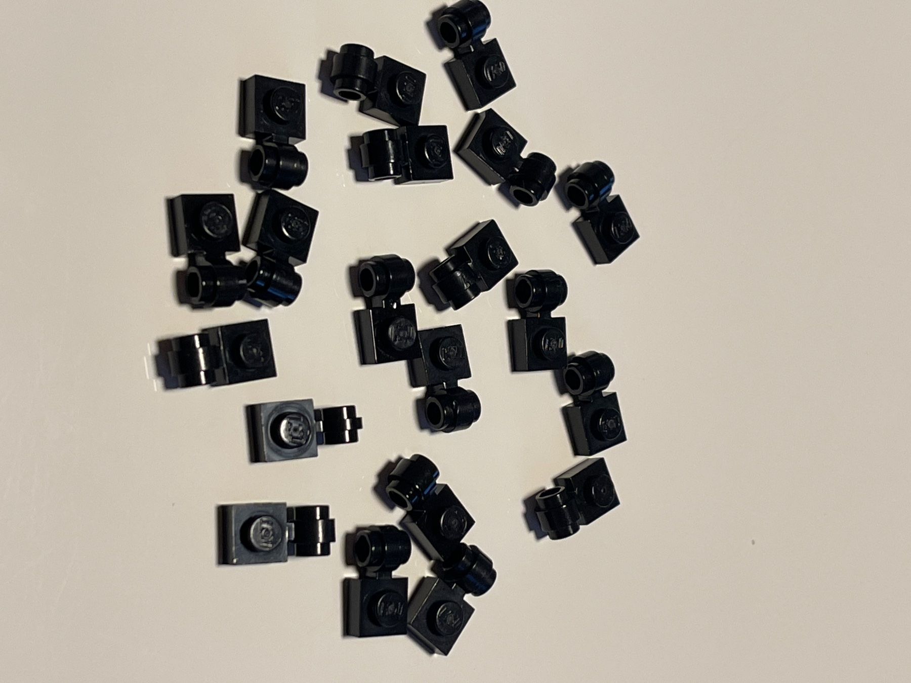 Lego Giocattoli: Lego - 20 -  schwarze Platli mit Rohr Clip – Usato da Gelterkinden venduto da cobra0110