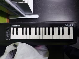 Alesis Qmini Keyboard, neuwertig, ideal für unterwegs!