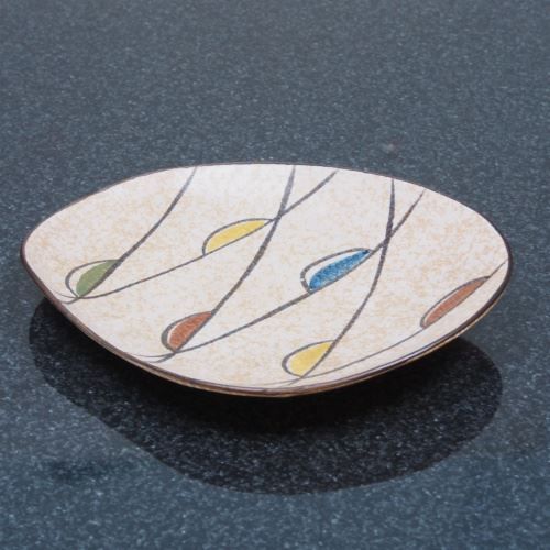 Classici del design: Teller, beige – Antico da Schalunen venduto da schwabspielautomaten
