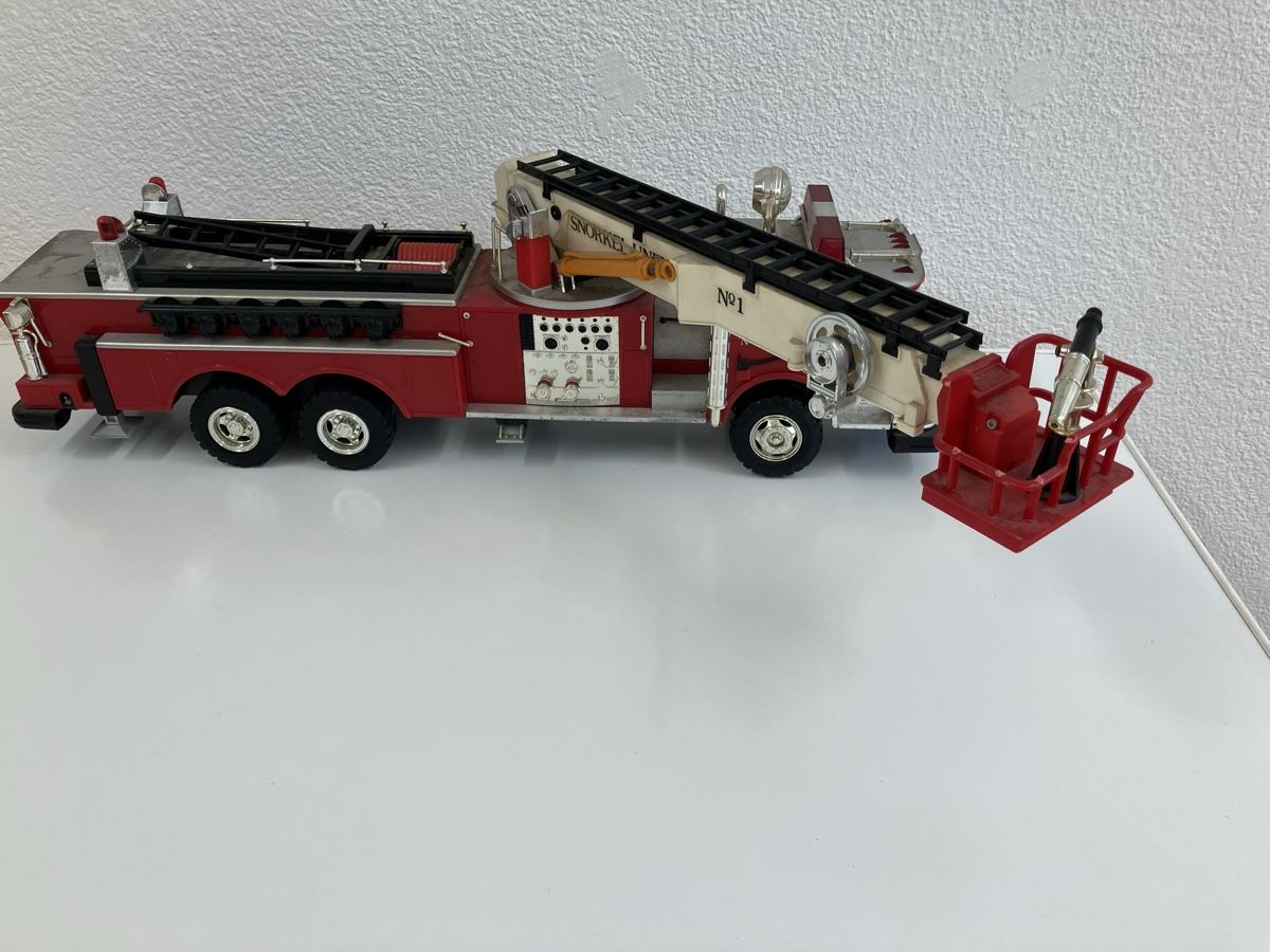 Modellini d'auto: Altes Feuerwehrauto  – Usato da Horgen venduto da Grizzly83 6