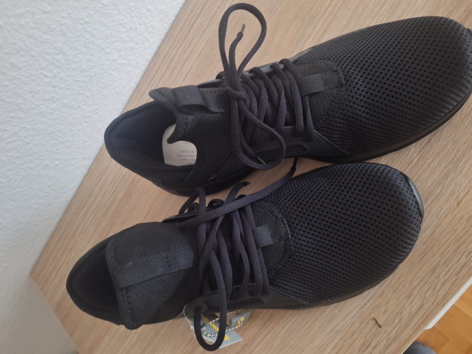 Bench Herrenschuhe: Herren Sneakers "Bench" (NEU) 45 – Gebraucht aus Embrach von Alian1