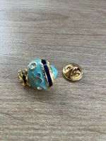 Elegante Brosche Gold mit Strass Steinen türkis blau