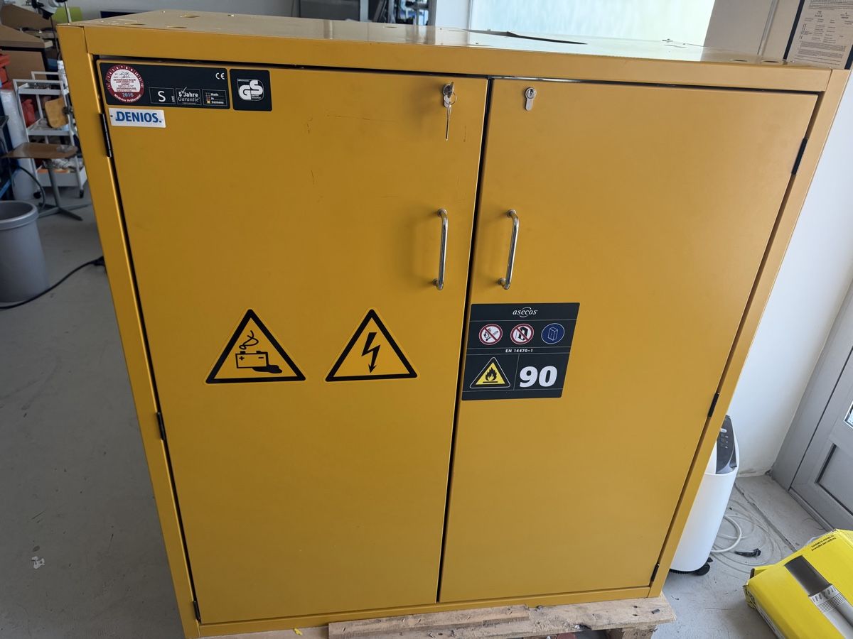 Tresor: Denios Asecos s90 gefahrstoffschrank – Neu (gemäss Beschreibung) aus Au ZH von Flaw1985