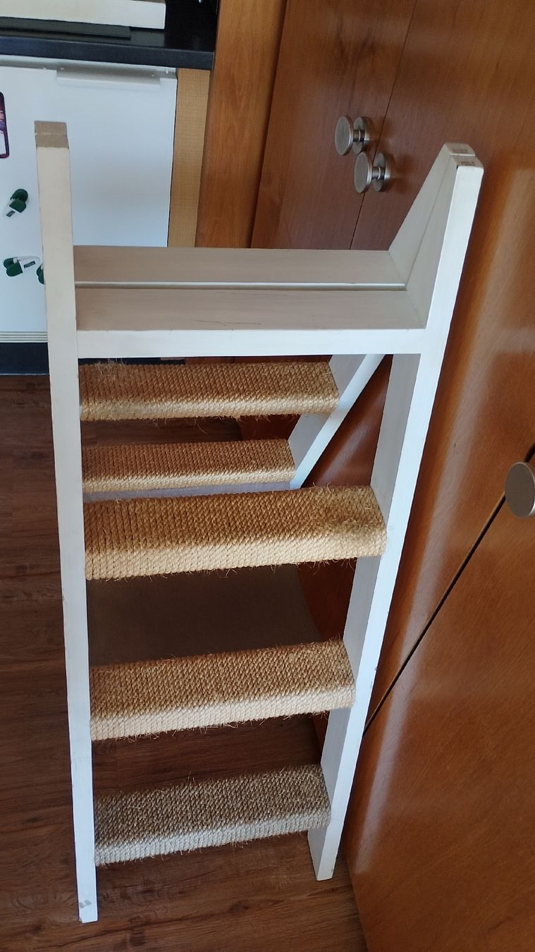 Spielzeuge: Abre a chat en bois  – Gebraucht aus Crans VS von est_8mbd 2
