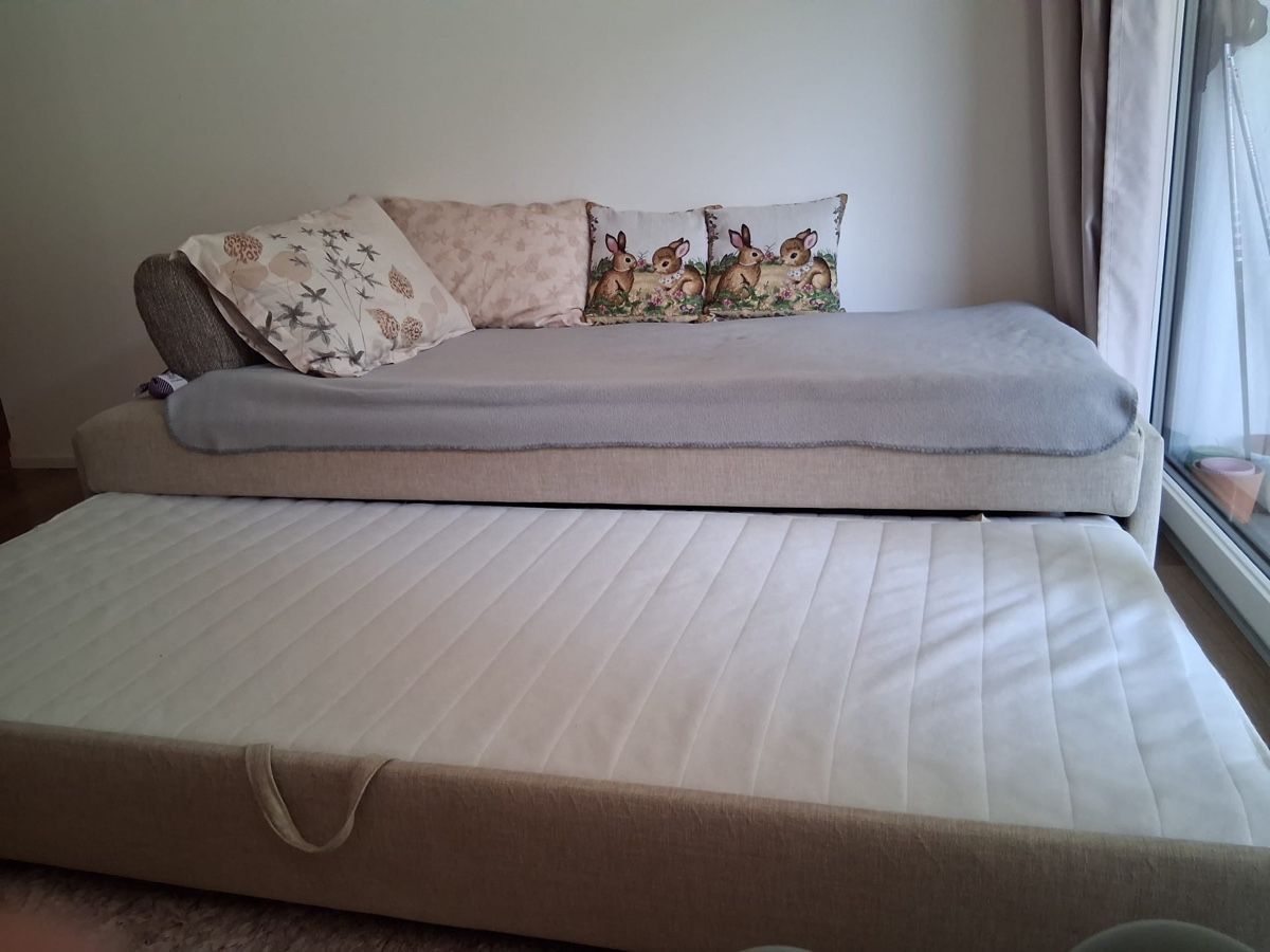 Sofas: Daybed with pull-out bed, beige, good condition – Gebraucht aus Trachslau von mrs_5st6 1