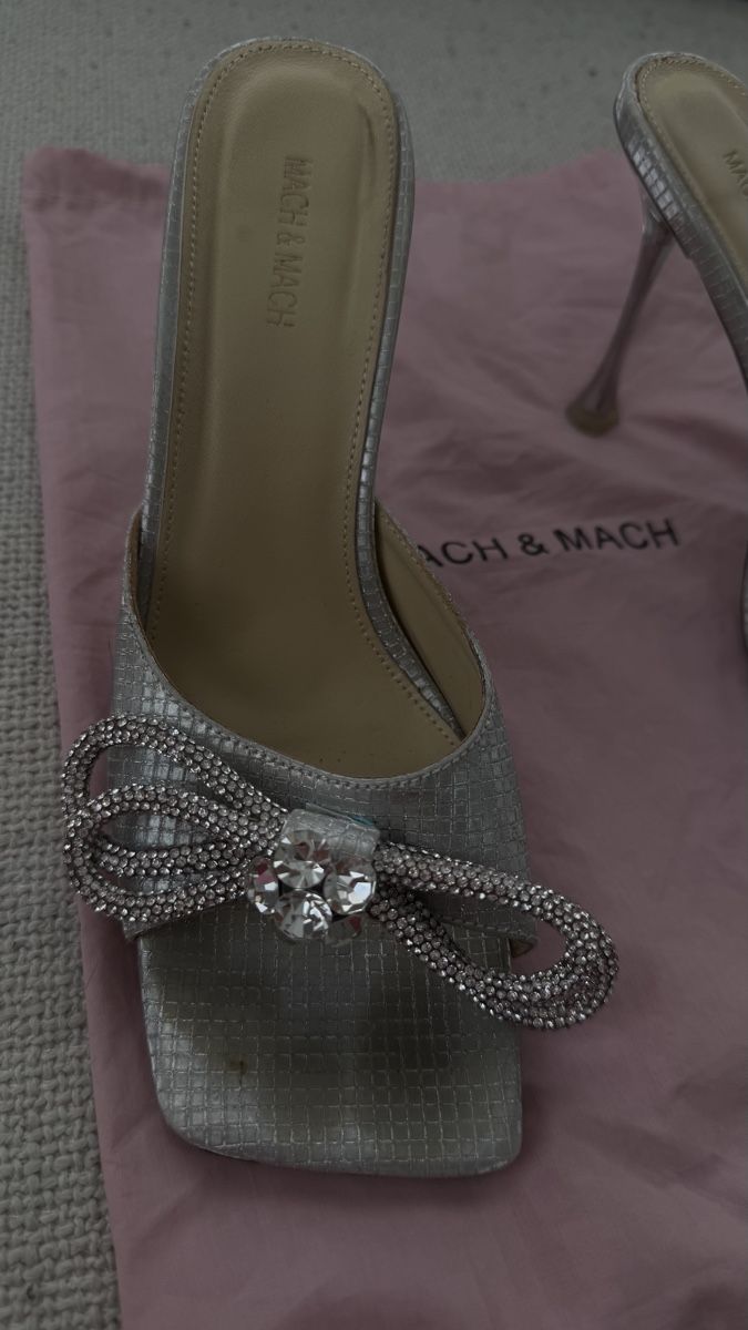 Scarpe da donna: Mach & Mach Silver Bow Heels Size 36, dust bag – Usato da Rothrist venduto da anitunia2010 2