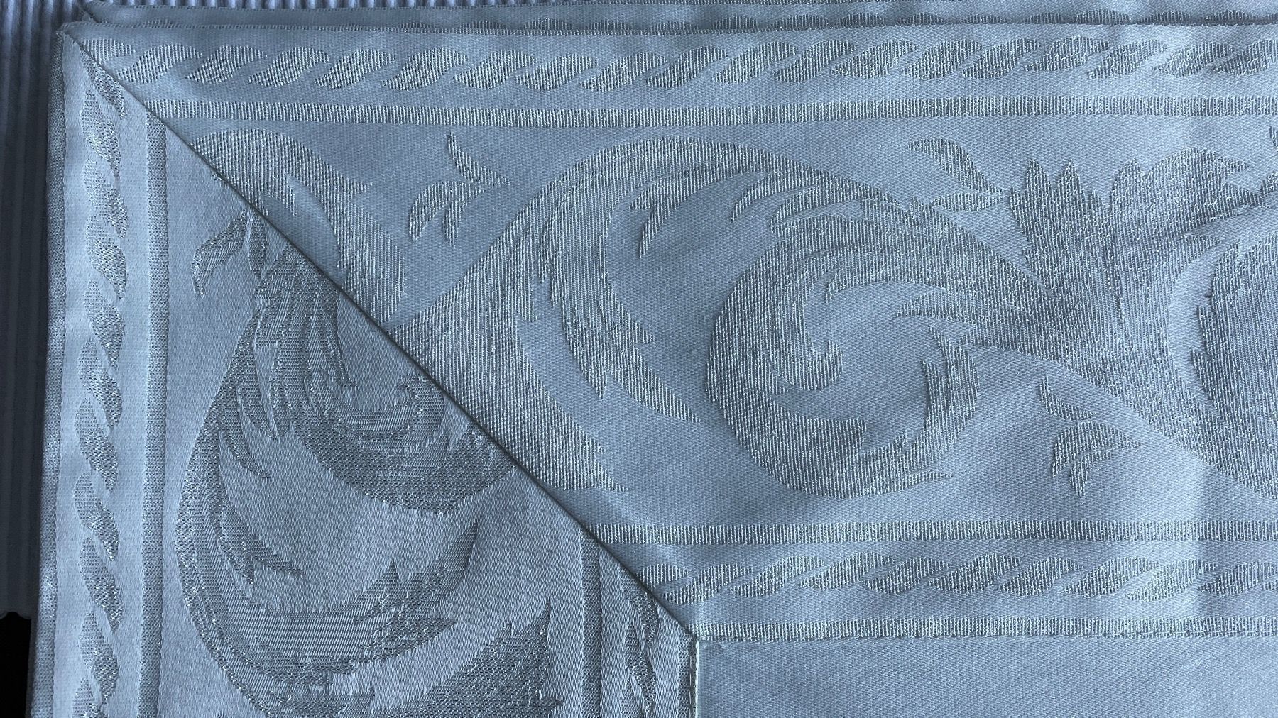 Sonstige Tischwäsche: Tischdecke schneeweiss silber 99 x 99 cm – Neu (gemäss Beschreibung) aus Birsfelden von Nic21
