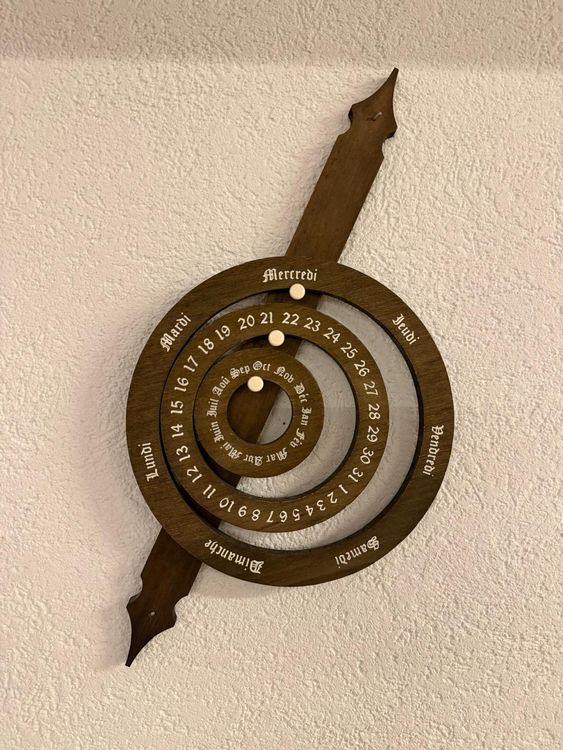 Calendrier Perpétuel Décoratif En Forme De Pingouin - Mécanisme à Pression, Décoration Rétro (7,8x6,8x12 Cm)