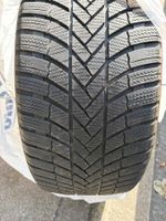 Bridgestone Blizzak 255/40R20 101V, 4mm