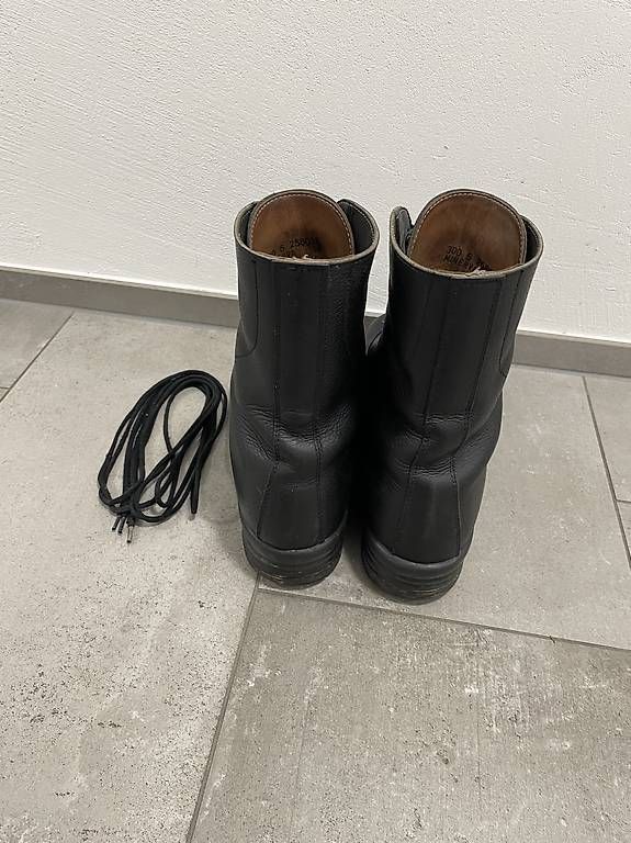 Herrenschuhe: Militär-Kampfstiefel Grösse 44 – Gebraucht aus St. Niklausen OW von Burro1 3