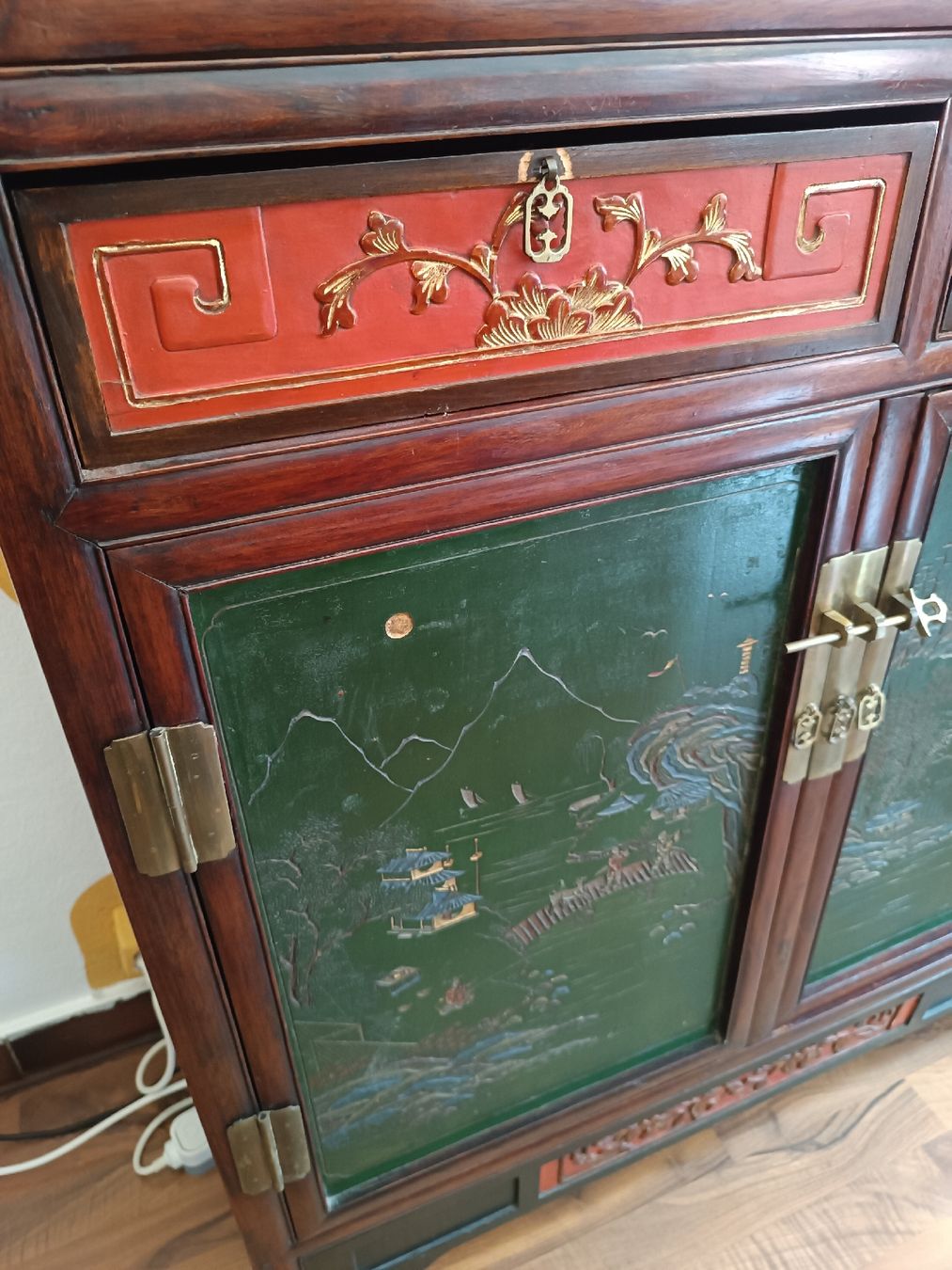 Vetrine: Asiatische Vitrine Schrank Vintage – Usato da Riehen venduto da twentymodern 2