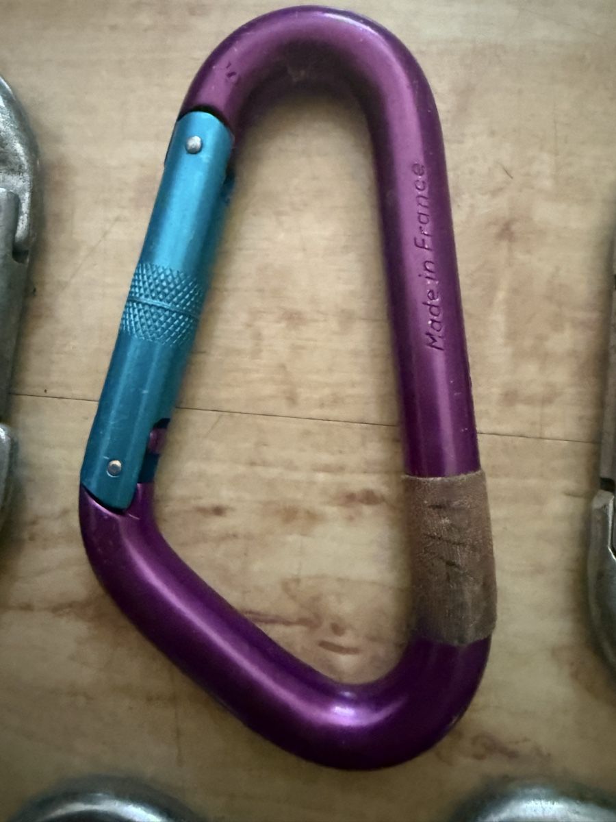 Attrezzatura da arrampicata: Climbing Carabiners Set Used Condition Various Brands – Usato da Zürich venduto da Vma_reuse 3