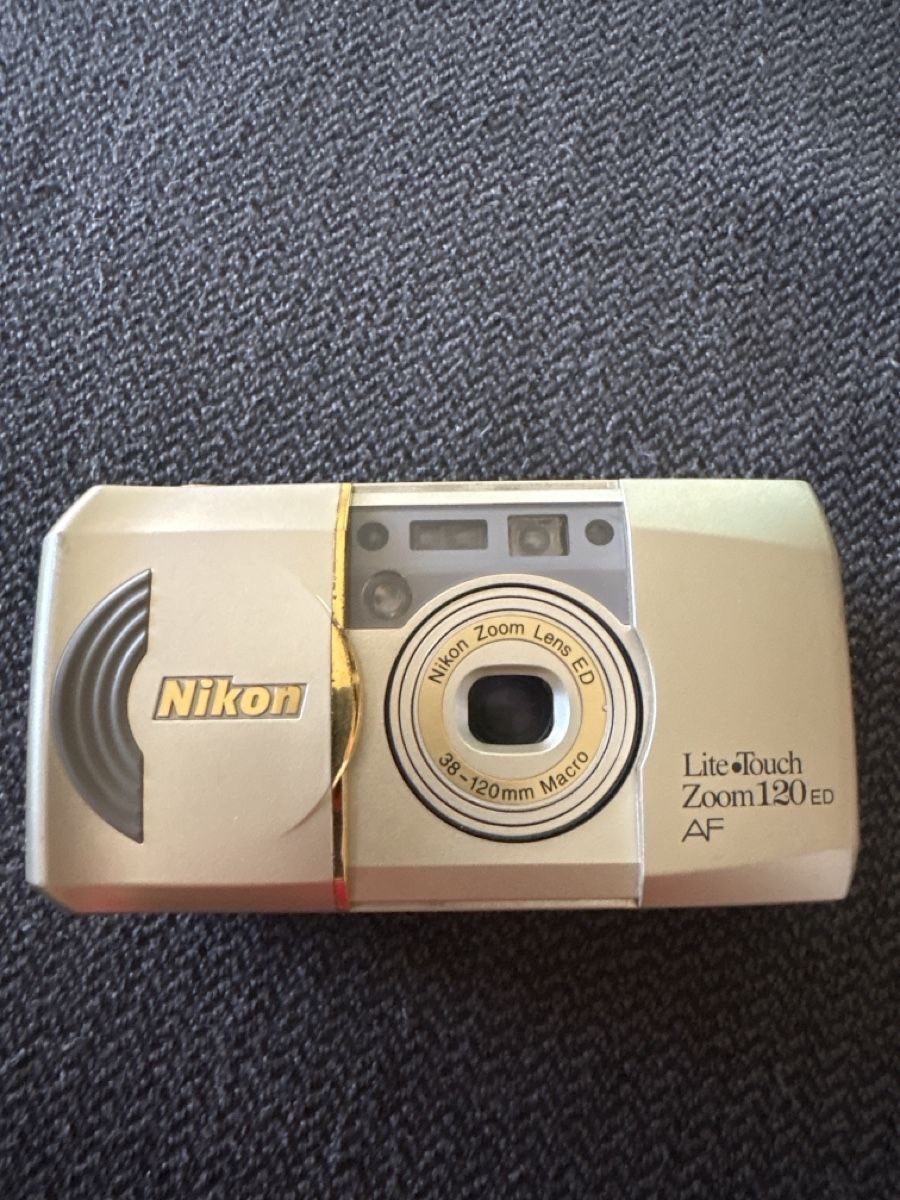 Nikon Kamera: Nikon Lite Touch Zoom 120 – Defekt aus Genève von Joana_Alves 1