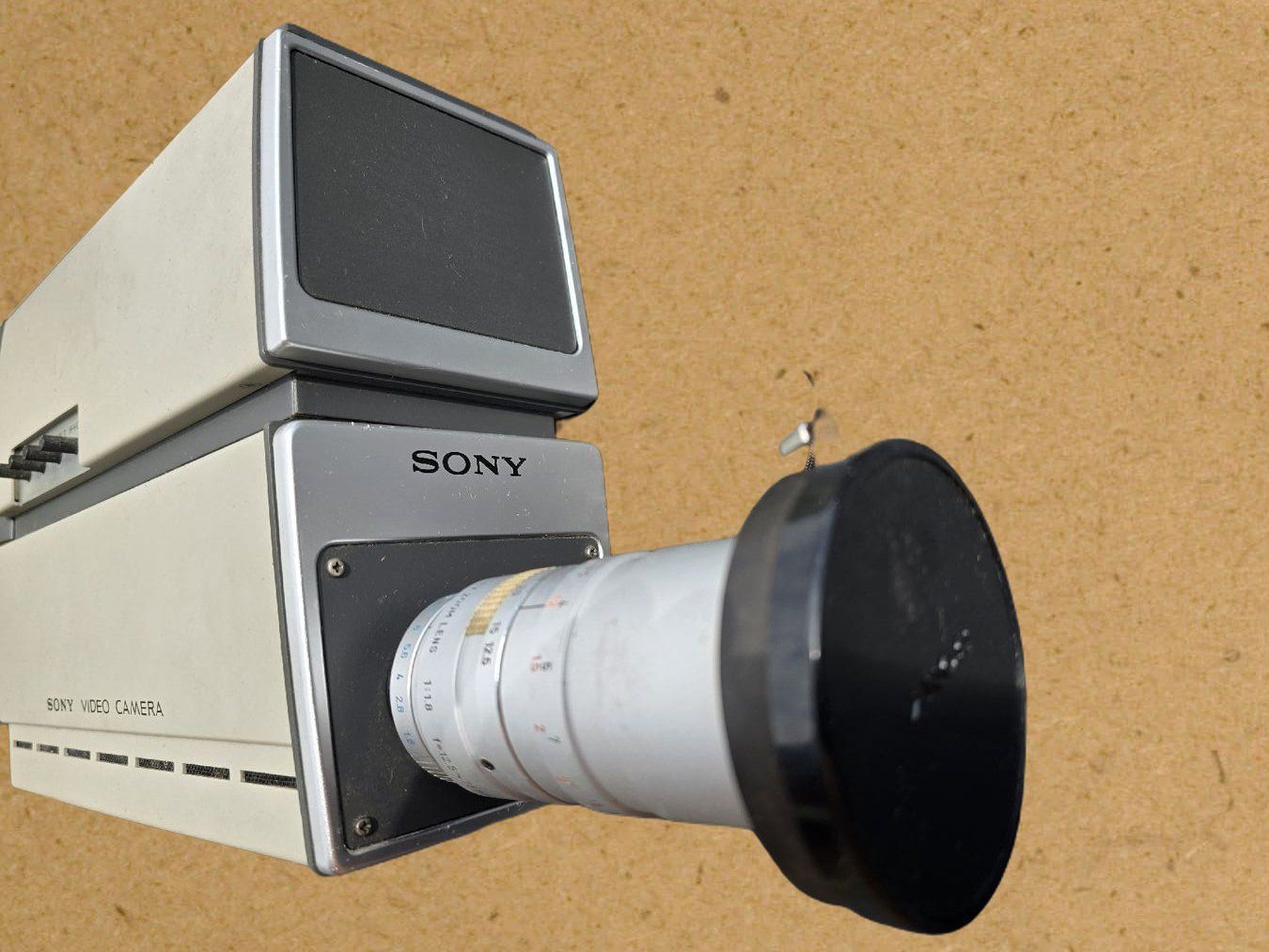 Sony Caméscopes: SONY AVC-3200CE – Défectueux à Lausanne par RB19 2