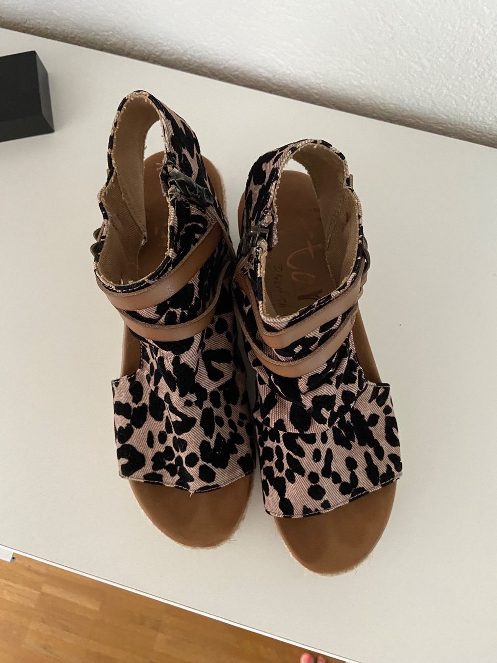 Damenschuhe: Keilabsatz- Schuh – Gebraucht aus Bülach von kittygismo 1