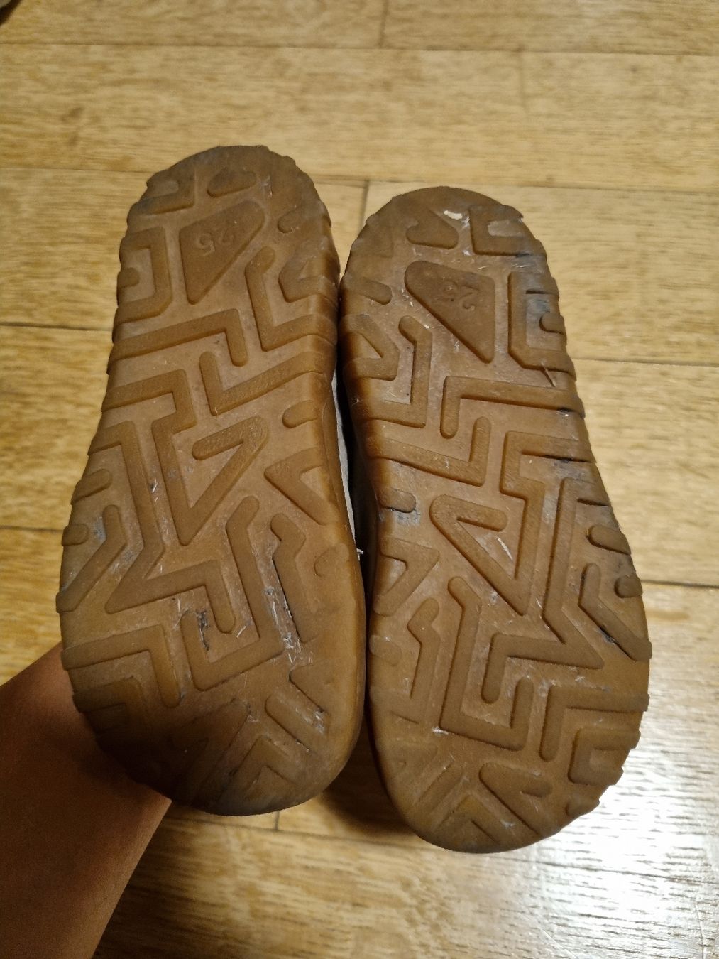 Scarpe per ragazzi: Schöne Winterschuhe Gr. 25 – Usato da Chur venduto da urs_x8x8 1