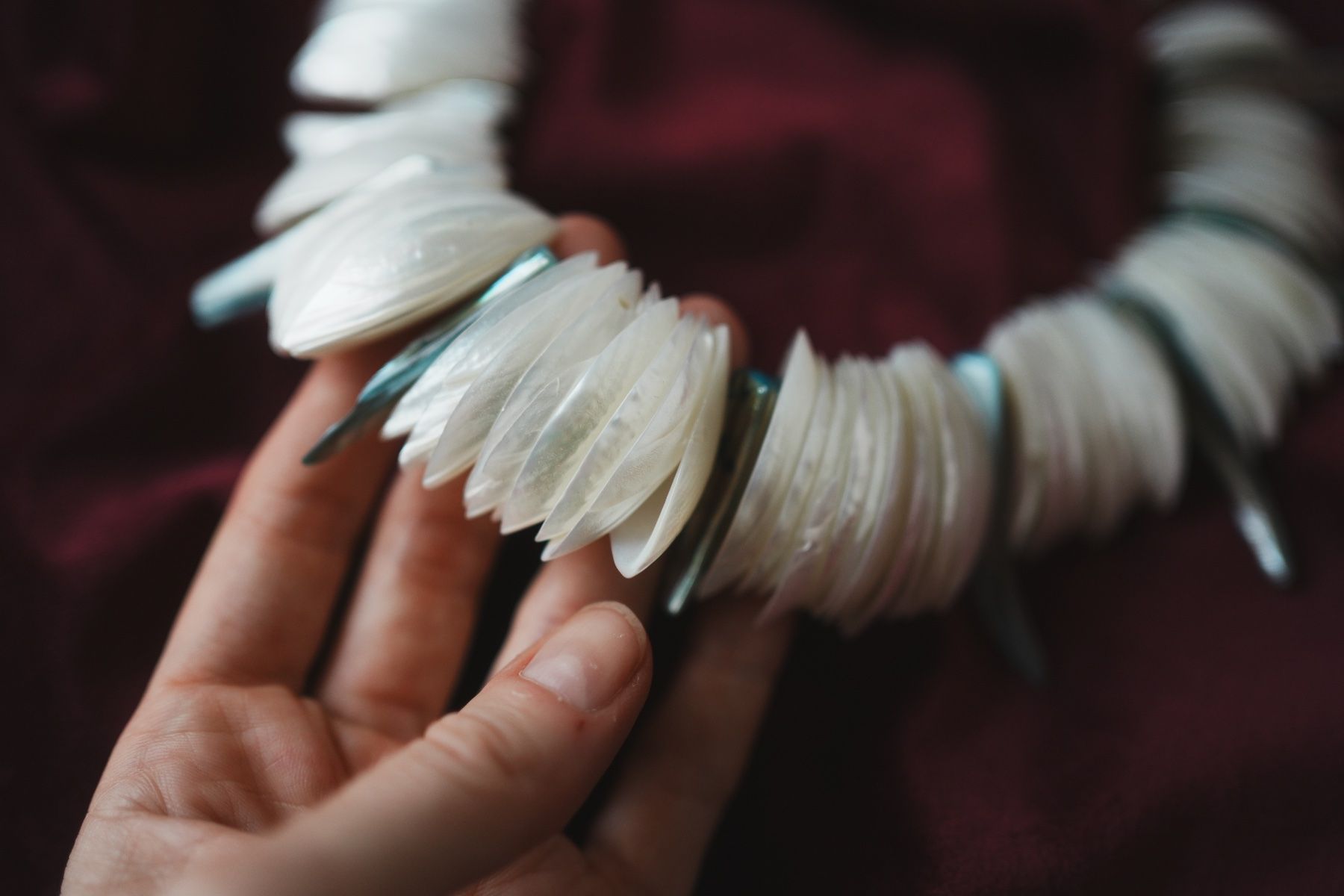 Catenine: Collier aus Perlmutt und Süsswasserperlen – Usato da Volketswil venduto da HeredisAntiques 5