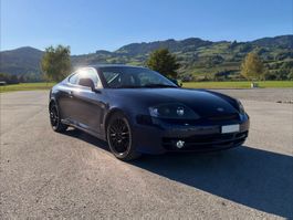 Hyundai Coupé 2.7 V6 FX (2003) – 8-fach bereift