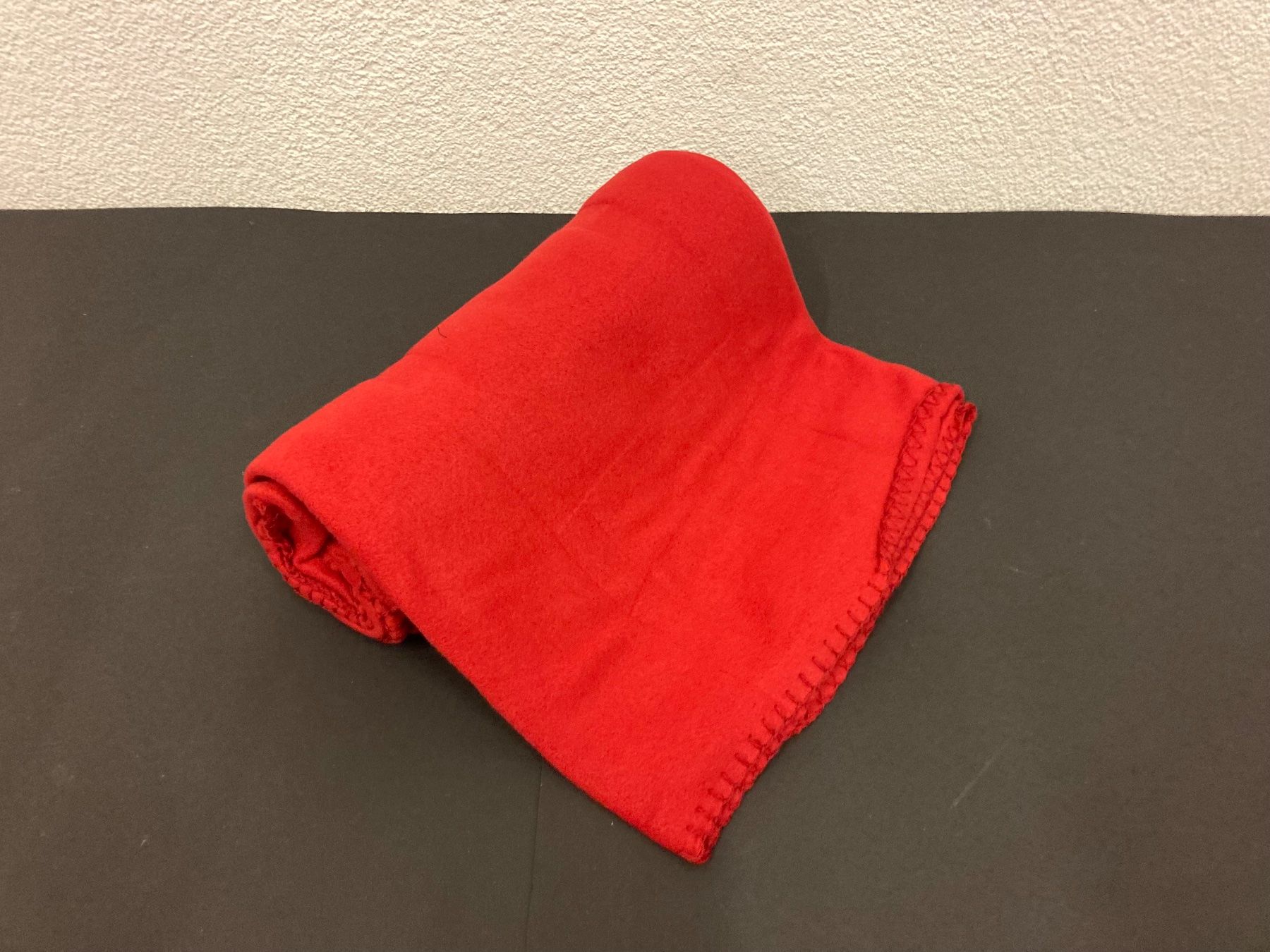Decken: Fleece Decke rot, ca. 120 x 160 cm – Neu und originalverpackt aus Neuenhof von jorogo 2
