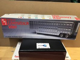 Wilson Livestock Van ERTL 1/25 Model Kit
