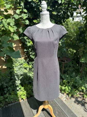 comma, Etuikleid / Minikleid Grösse 38 (Schwarz-Grau gemuste