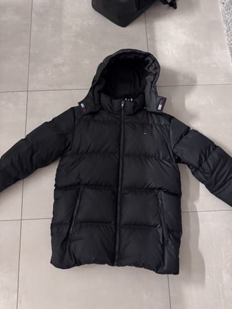 Tommy Hilfiger Steppjacke schwarz mit Kapuze Zustand gut