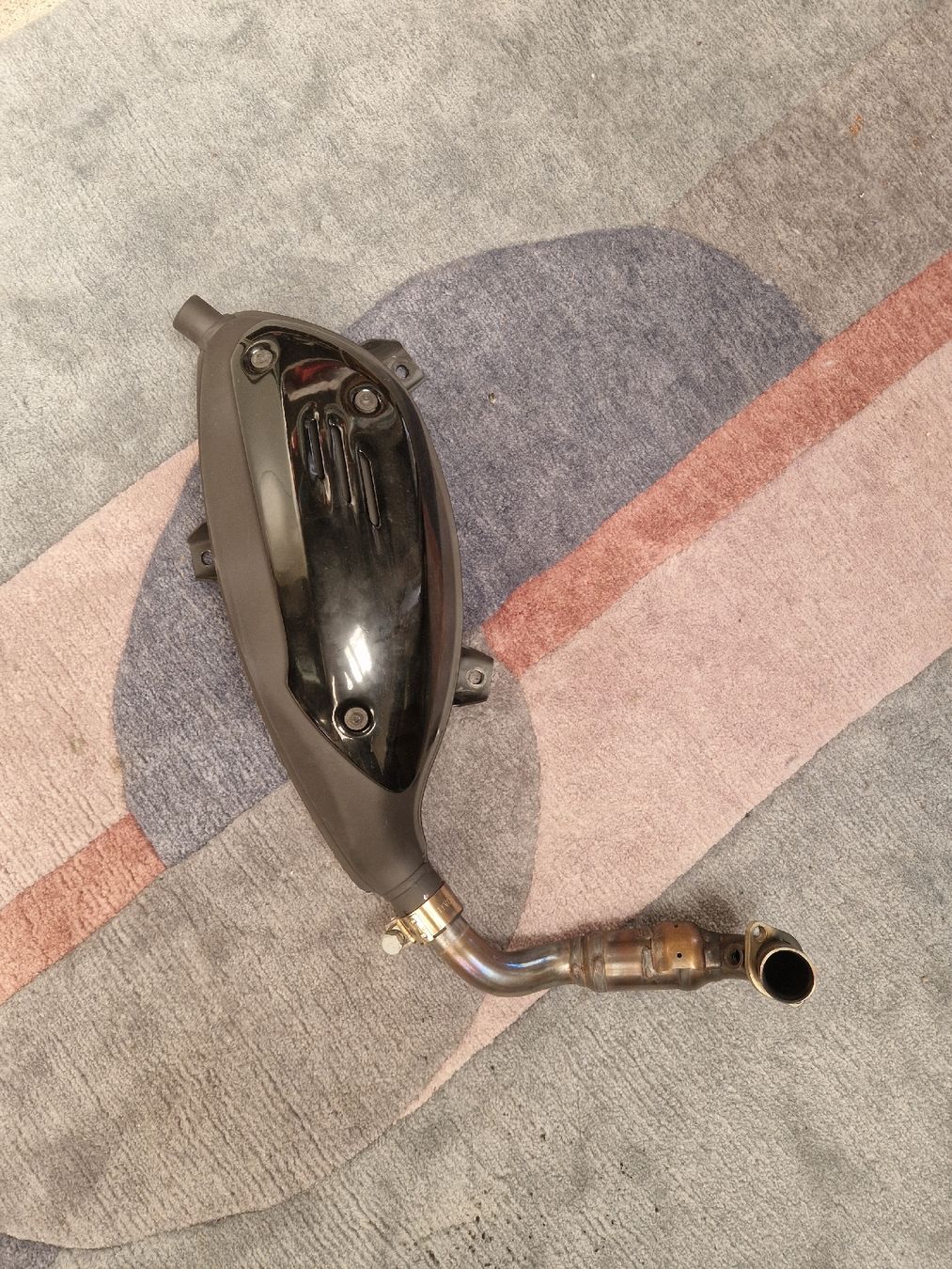 Vespa Sistemi di scarico: Originaler Vespa Auspuff+Krümmer – Usato da Rheinfelden venduto da Fairness020 1